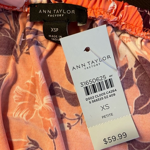 Ann Taylor Floral Top sz XS Pet - Picture 3 of 4